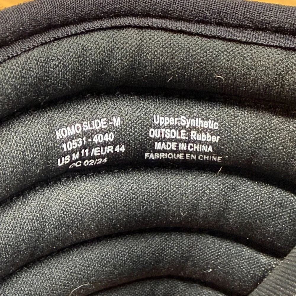 Olukai Komo Slide Mens‎ 11 Black Comfort Sandals Travel Pool Summer Resort